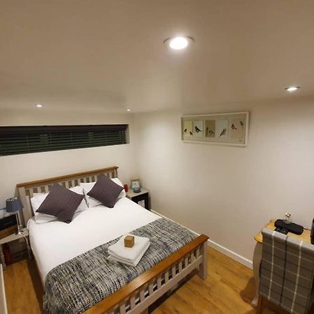 Annex In Chippenham With Parking And Wifi Villa Exteriör bild