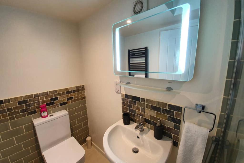 Annex In Chippenham With Parking And Wifi Villa Exteriör bild